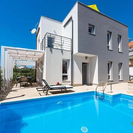 Vila Aurora Tribalj