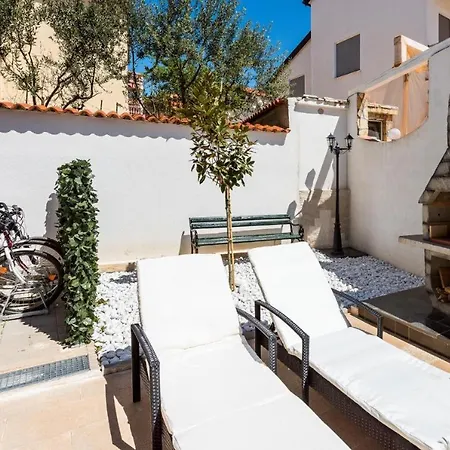 Villa Vila Aurora Tribalj