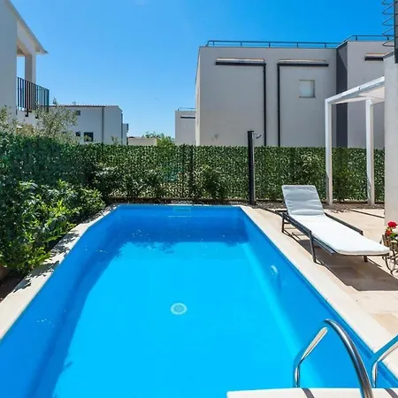 Vila Aurora Villa *